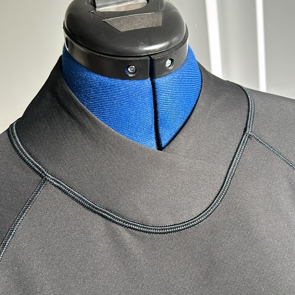 Athleta Whistler Fuse mock neck top, size Small, NWT - Picture 4 of 12